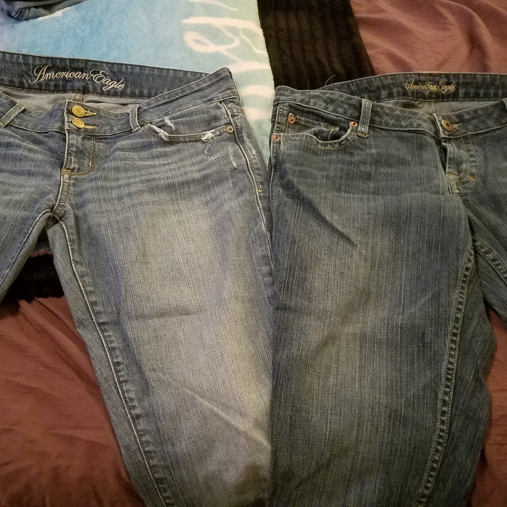 2 pair American Eagle cropped pants